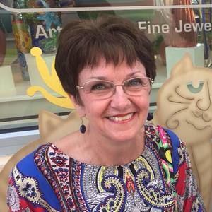 Meet your Posher, Deena